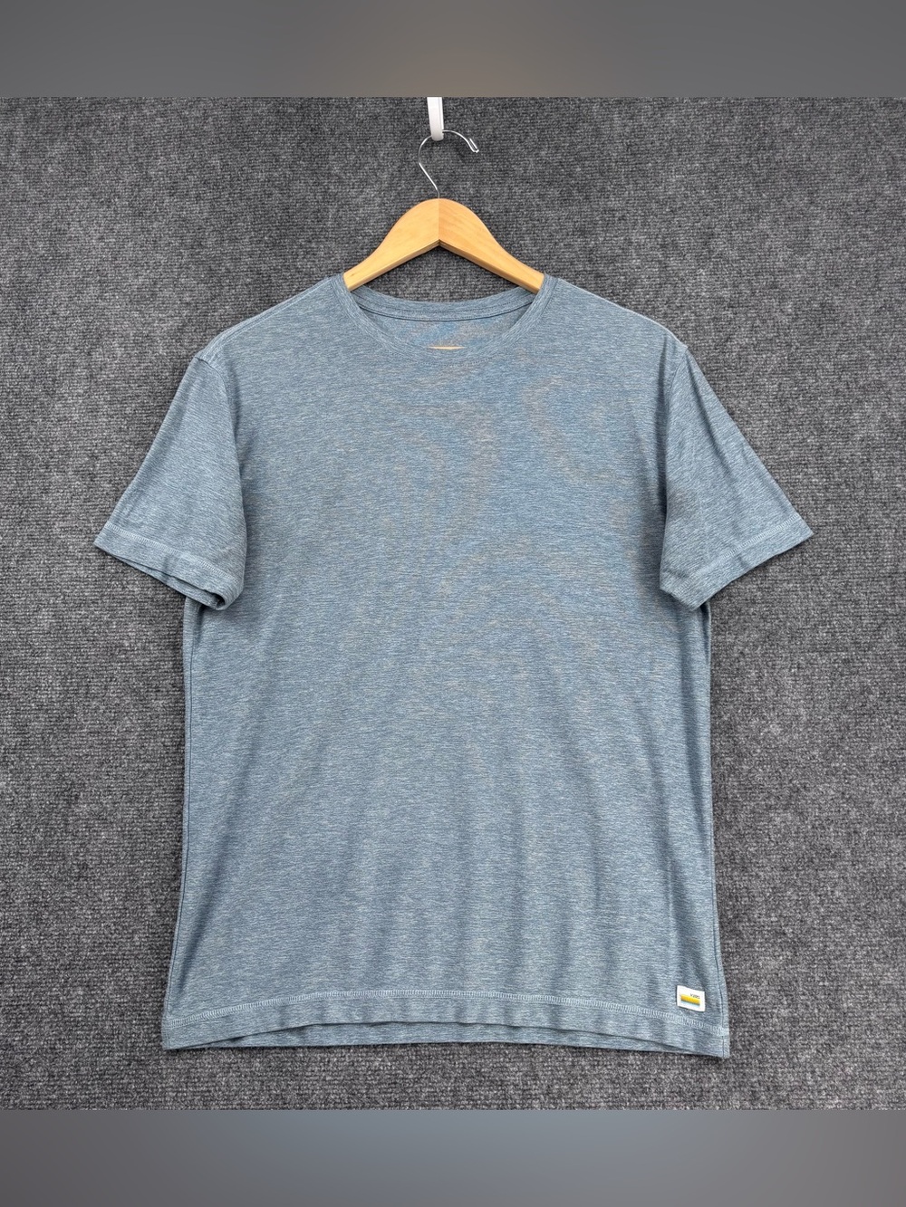 Vuori Blue Strata Tech Tee Athleisure Athletic Minimalist Gorpcore Men’s S